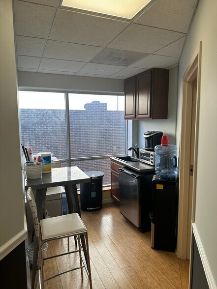 More Photos Of 4940 Hampden Ln, Bethesda Office For Lease