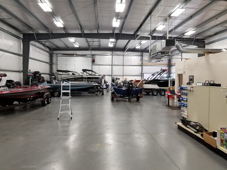 More Photos Of 85 Breighton Blvd, Shelbyville Freestanding For Sale