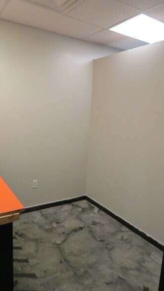 More Photos Of 3368 SR 752 St, Ashville Storefront Retail Office For Lease