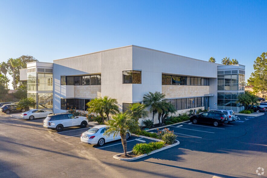 More Photos Of 505 Lomas Santa Fe Dr, Solana Beach Office For Lease