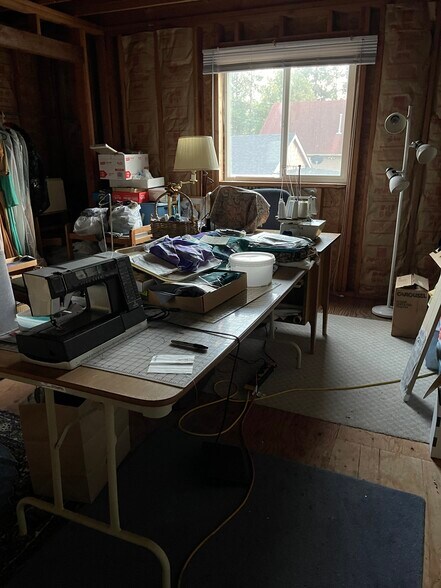 More Photos Of 5565 NE Stephens St, Winchester Auto Repair For Sale