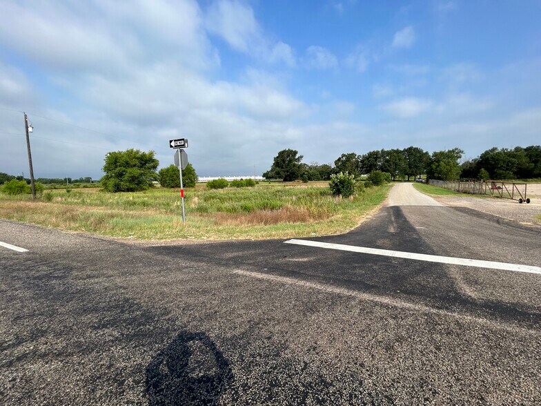 More Photos Of South US Hwy 79/84, Palestine Land For Sale