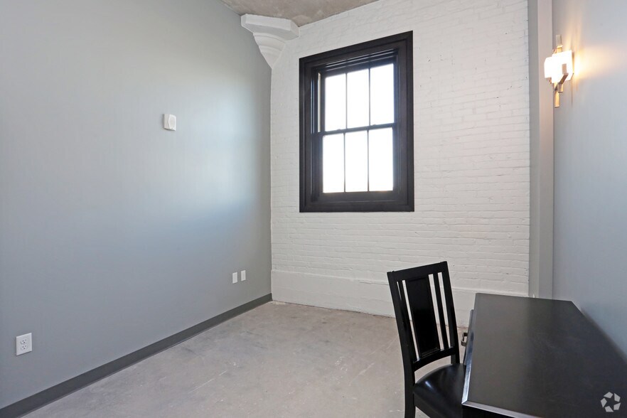 More Photos Of 511 Pershing Ave, Davenport Multifamily For Sale