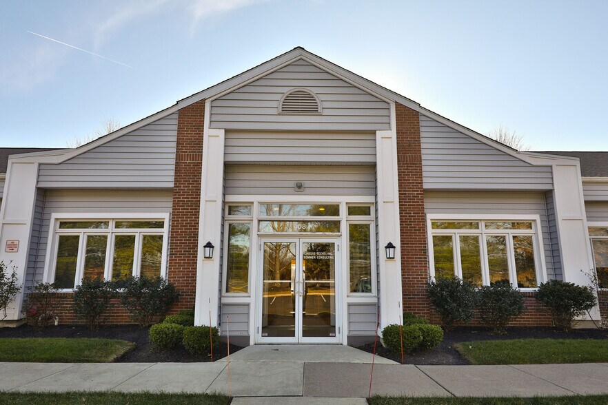 More Photos Of 400-415 Executive Dr, Langhorne Medical For Lease
