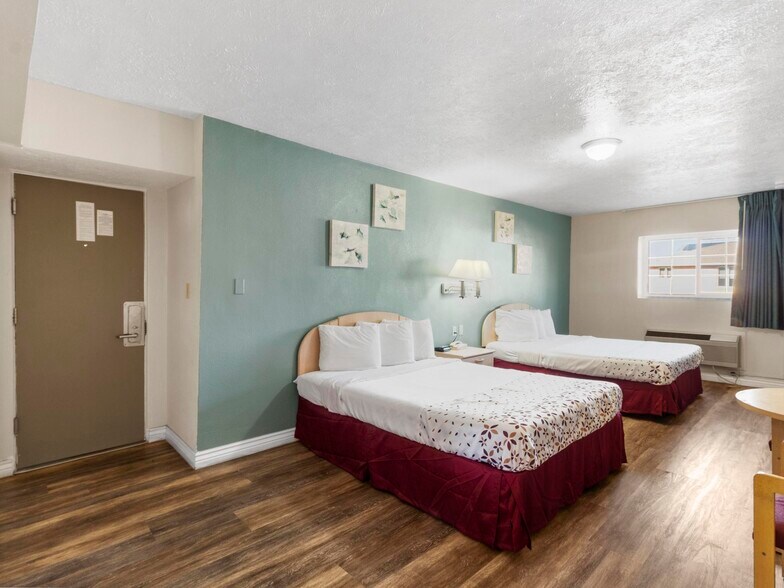 More Photos Of 1349 Idaho St, Elko Hotel For Sale