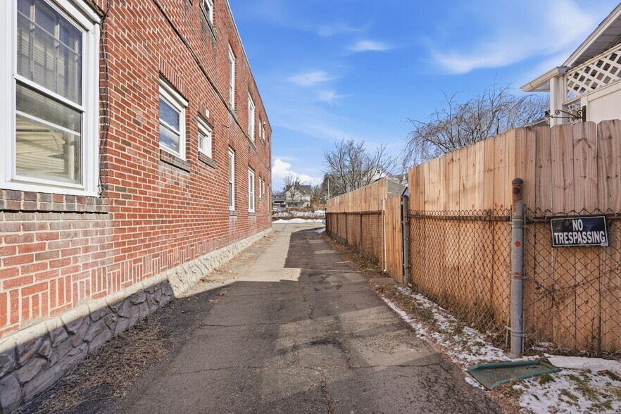 More Photos Of 7 Tremont Ave, Binghamton Apartments For Sale
