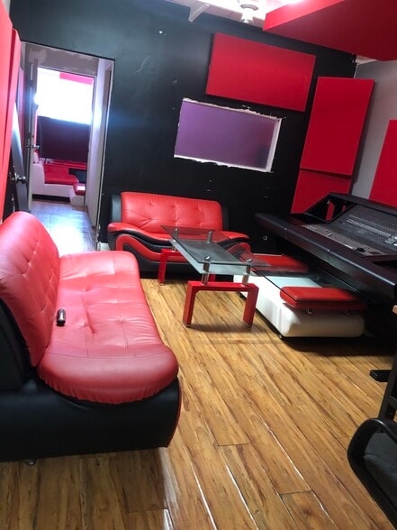 More Photos Of 4944 Vineland Ave, North Hollywood Medical For Lease