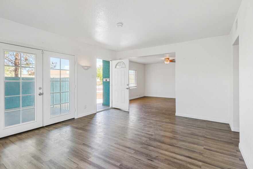 More Photos Of 303 Tin St, Henderson Office Residential For Sale