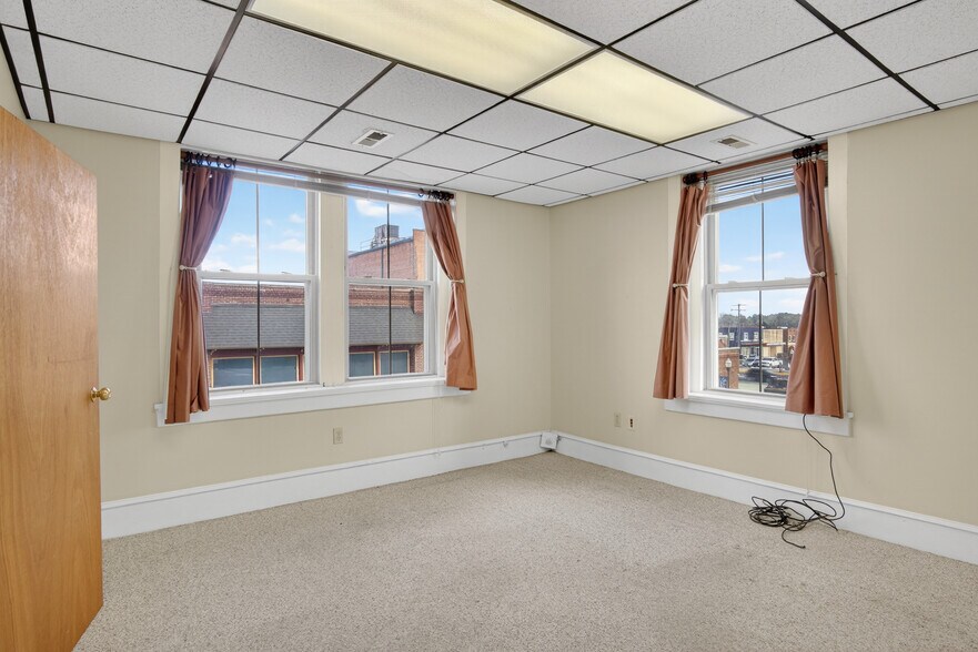 More Photos Of 104-110 S Hill Ave, South Hl, South Hill Office Residential For Sale
