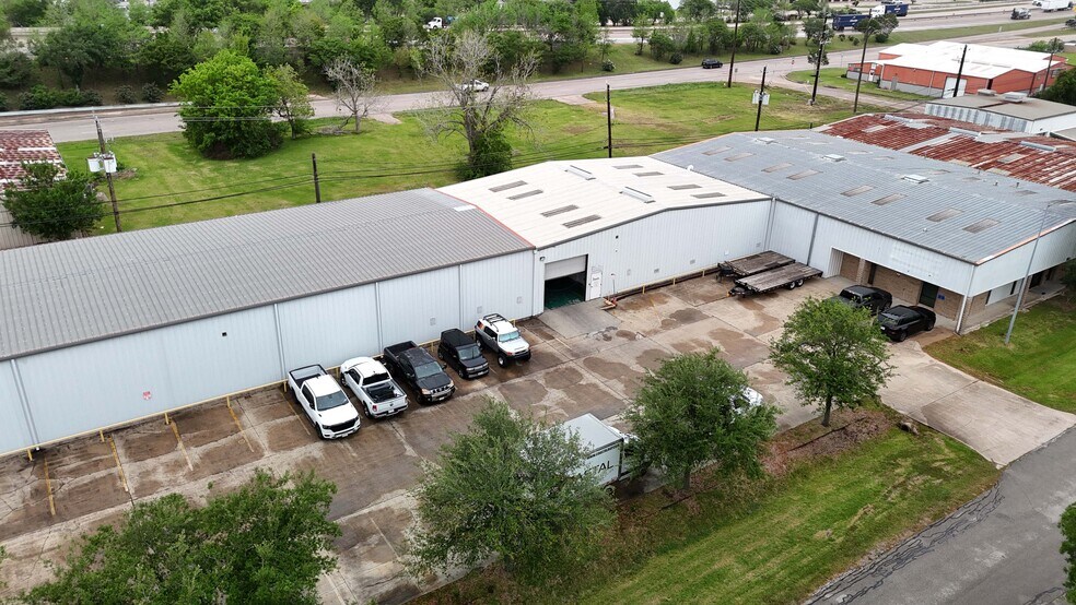 More Photos Of 227 N 8th St, La Porte Warehouse For Lease