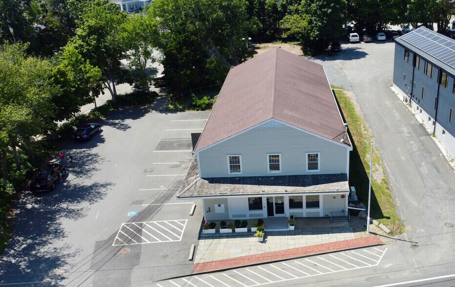 More Photos Of 28 S Orleans Rd, Orleans Bank For Sale