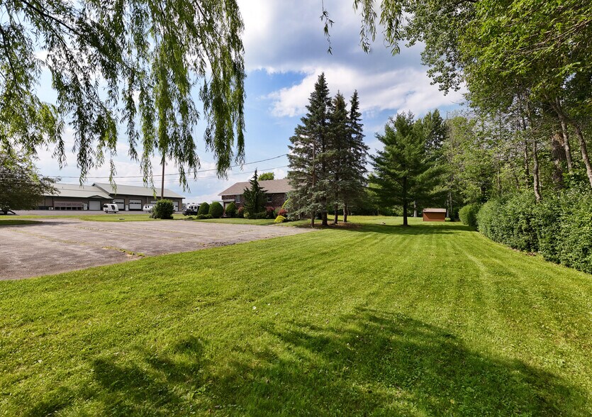 More Photos Of 228 Tom Miller Rd, Plattsburgh Flex For Sale