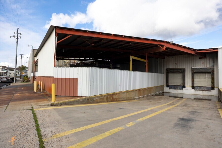 More Photos Of 200 N Uruapan Way, Dinuba Warehouse For Sale