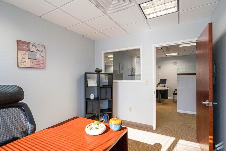 More Photos Of 5350 Shawnee Rd, Alexandria Medical For Sale