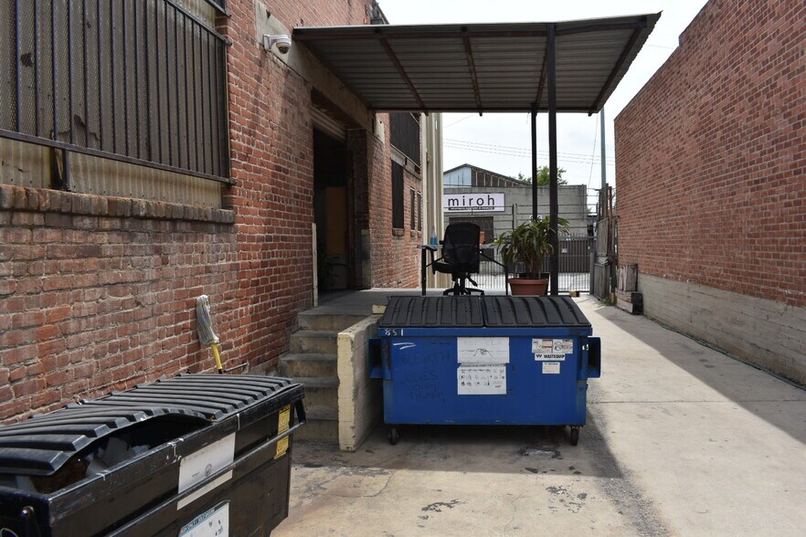 More Photos Of 851 E 60th St, Los Angeles Warehouse For Sale