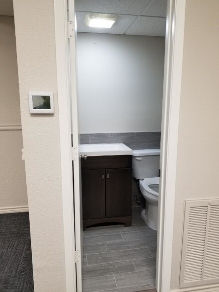 More Photos Of 4255 Bryant Irvin Rd, Fort Worth Medical For Lease