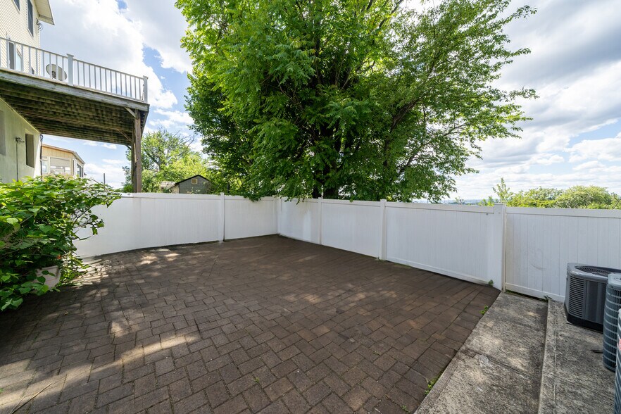More Photos Of 187 Zabriskie St, Jersey City Apartments For Sale