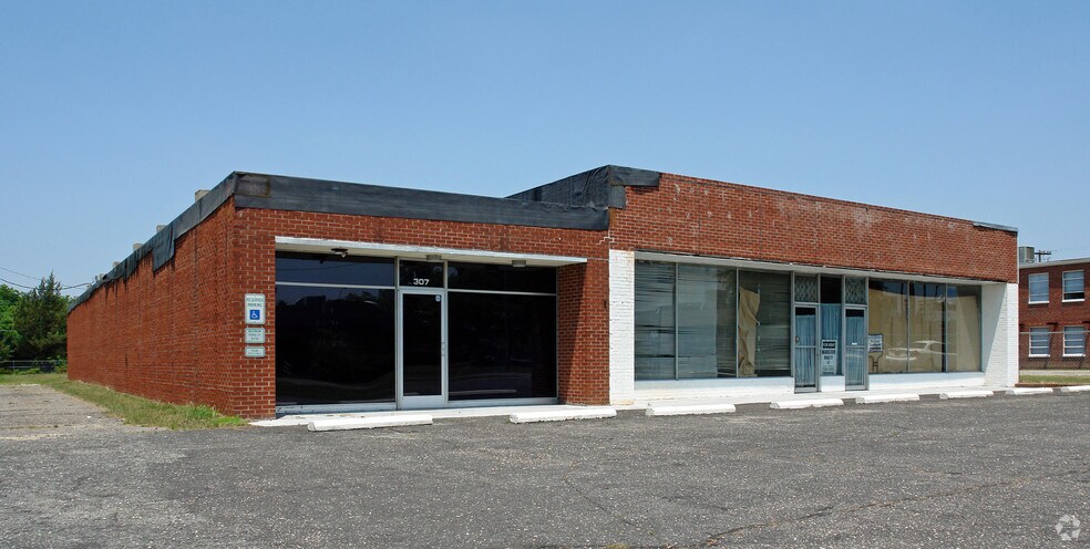 Primary Photo Of 307 S Center St, Goldsboro Freestanding For Lease