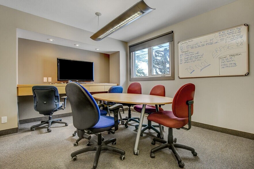 More Photos Of 2991 Carp Rd, Ottawa Office For Lease