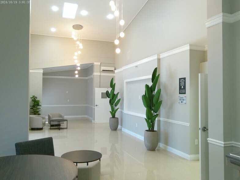 Primary Photo Of 109 Silver Palm Ave, Melbourne Medical For Lease