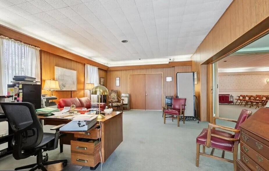 More Photos Of 700 S White Horse Pike, Audubon Specialty For Sale