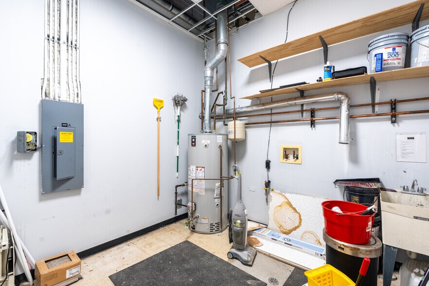 More Photos Of 2351-2499 Lincoln Hwy, New Lenox Unknown For Lease