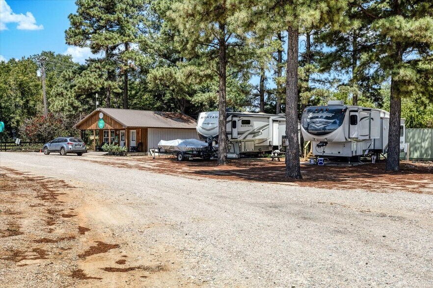 More Photos Of 120 County Road 42000, Paris Trailer Camper Park For Sale