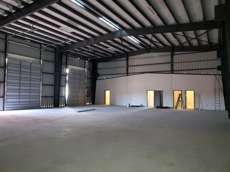 More Photos Of 1253 Southern Minerals Rd, Corpus Christi Warehouse For Lease