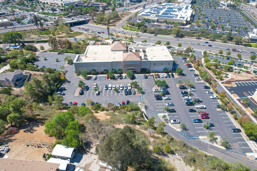 More Photos Of 324 Sycamore Ave, Vista Freestanding For Sale