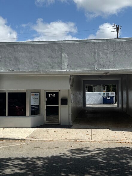 More Photos Of 1741 Coral Way, Miami General Retail For Lease