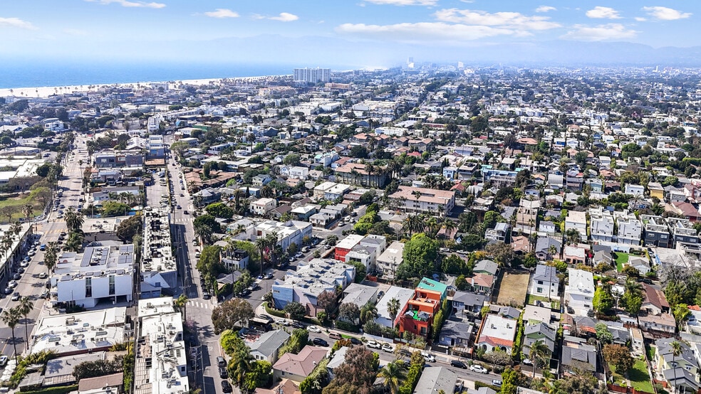 More Photos Of 502 Westminster ave, Venice Apartments For Sale