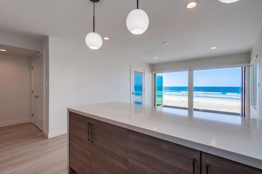 More Photos Of 3449 Ocean Front Walk, San Diego Apartments For Sale
