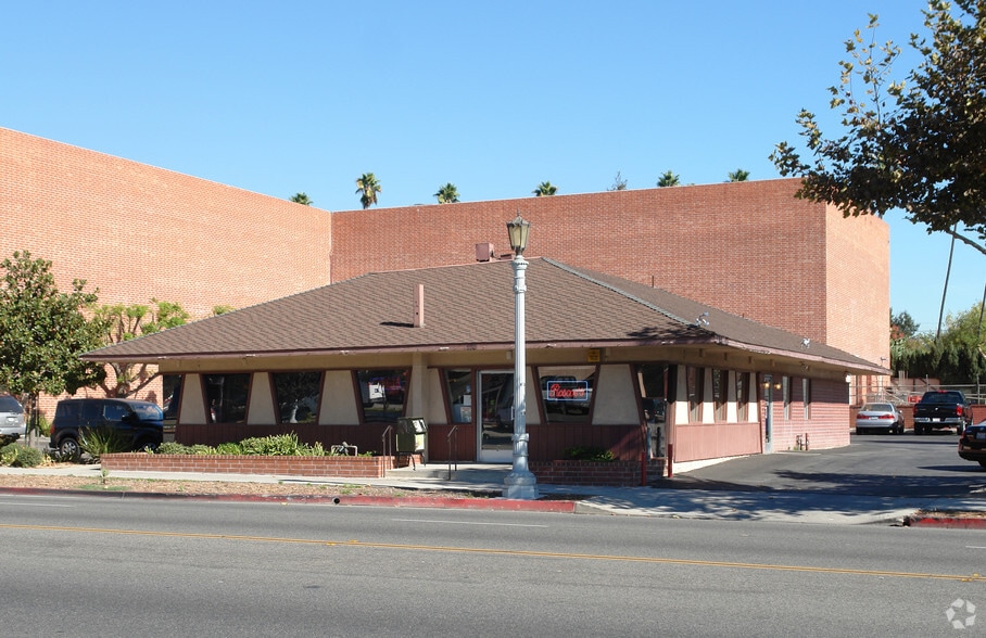 More Photos Of 830 N Lake Ave, Pasadena Restaurant For Sale