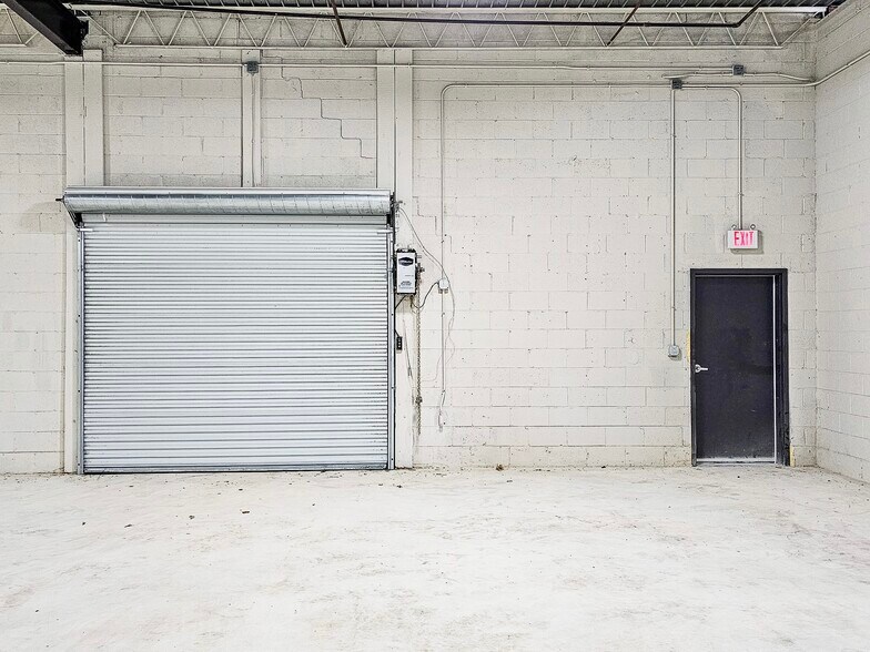 More Photos Of 1120 N Blairs Bridge Rd, Lithia Springs Showroom For Sale