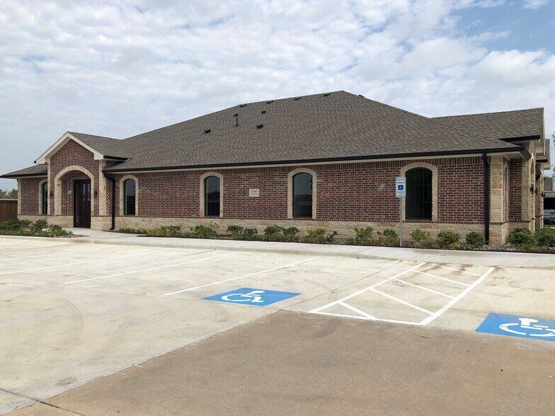 More Photos Of 1707 E Beltline Rd, Coppell Medical For Sale