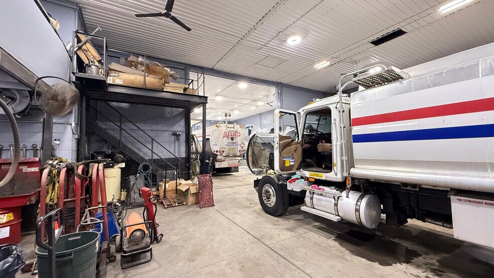 More Photos Of 25 Old Camplain Rd, Hillsborough Warehouse For Lease