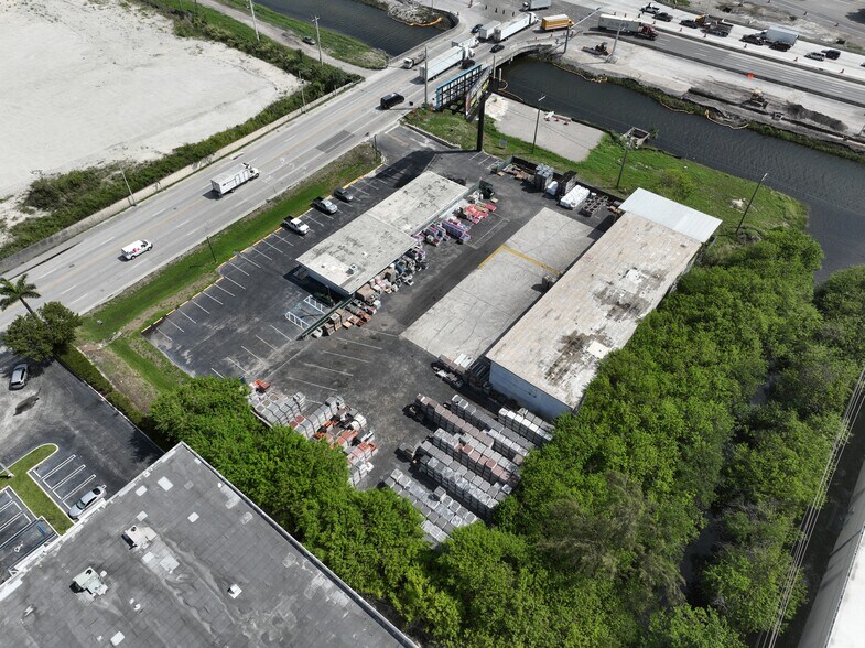 More Photos Of 11100 NW 112th Ct, Medley Warehouse For Lease