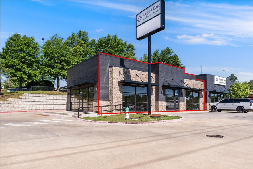 More Photos Of 2069 N Crossover Rd, Fayetteville Medical For Lease