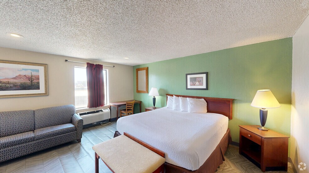 More Photos Of 2224 NE Evangeline Trwy, Lafayette Hotel For Sale