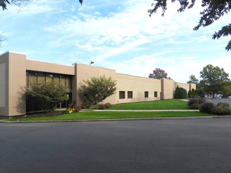 Primary Photo Of 780 Park Ave, Huntington Manufacturing For Lease