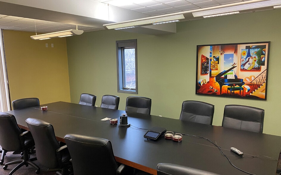 More Photos Of 125 N Prospect Ave, Itasca Flex For Sale