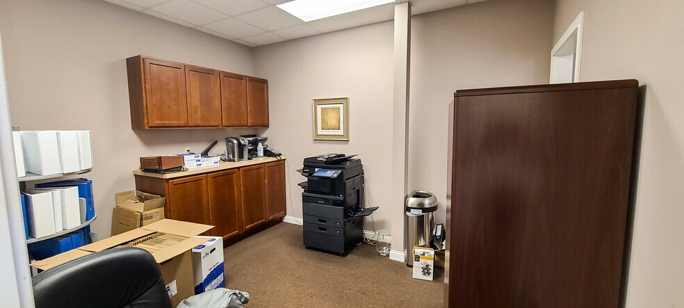 More Photos Of 553 Centre View Blvd, Crestview Hills Medical For Sale