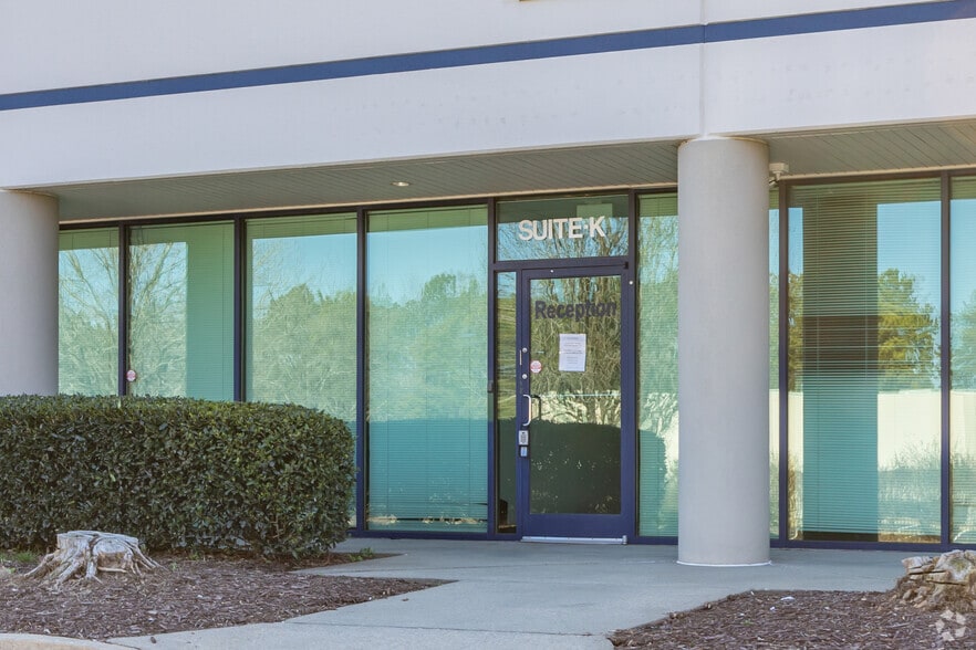 More Photos Of 4777 Aviation Pky, Atlanta Distribution For Lease