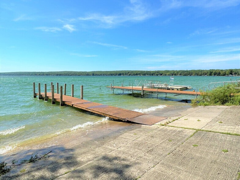 More Photos Of 1511 Hubert Rd, Hubbard Lake Flex For Sale