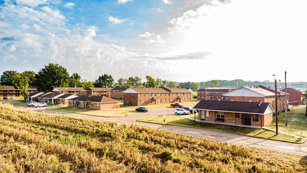 More Photos Of 2226 Merrill Dr, Forrest City Apartments For Sale