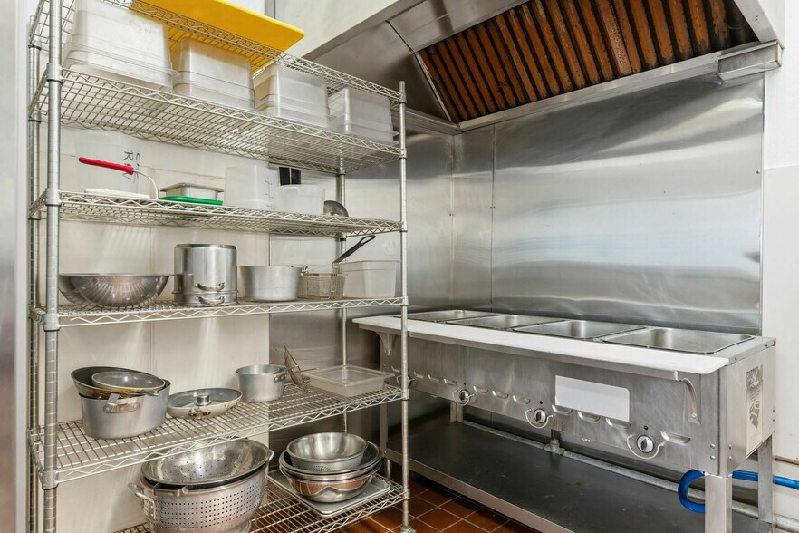 More Photos Of 329 14th St, Oakland Restaurant For Sale