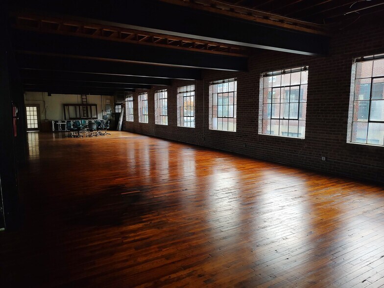 More Photos Of 501 Penman St, Charlotte Loft Creative Space For Sale