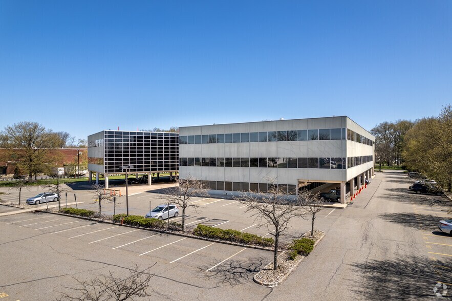 More Photos Of 20 Commerce Dr, Cranford Unknown For Lease