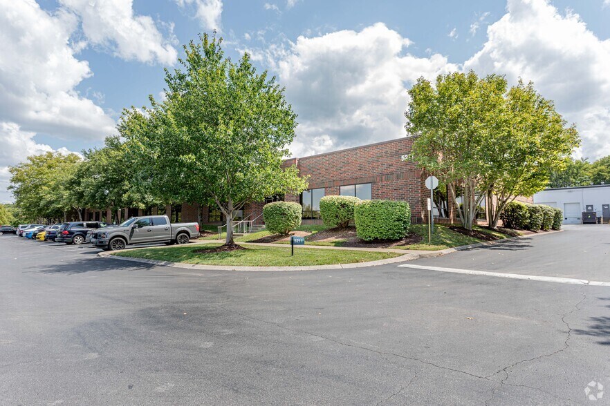 More Photos Of 5209 Linbar Dr, Nashville Unknown For Lease