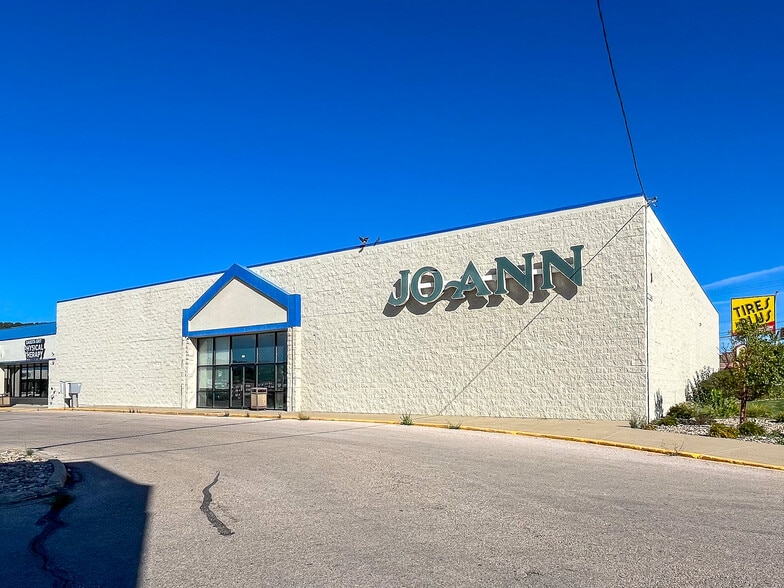 More Photos Of 2255 N Haines Ave, Rapid City Storefront For Lease